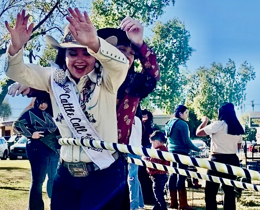 Cattle Queen hooping at a Sunshine Hoops western event